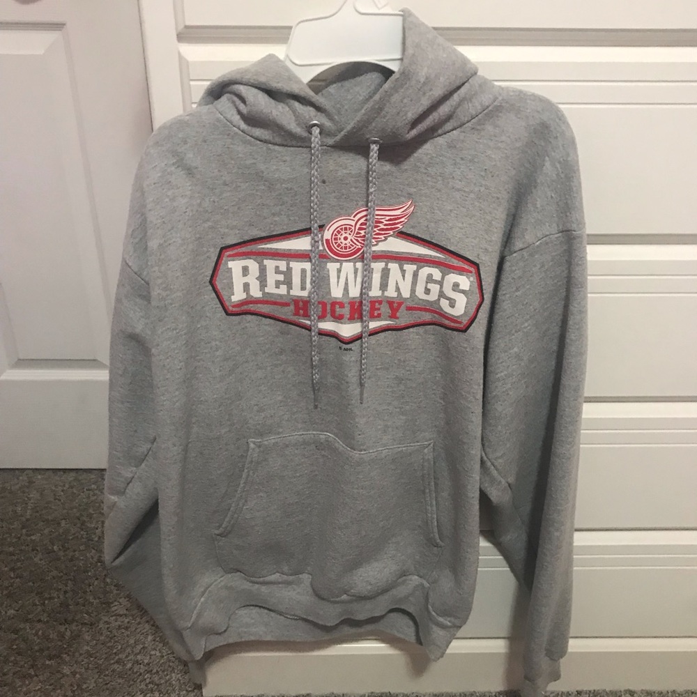 Red wings gray hoodie